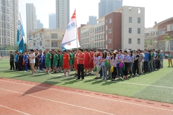 文达通参加“2014青春• 五月系列之篮球、足球对抗赛